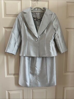 Teri Jon Light Silver Satin Two-Piece Dress Suit